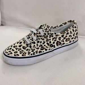Gigil girls cheetah sneakers size 1